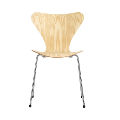 Fritz Hansen - Series 7 Chair by Arne Jacobsen light wood