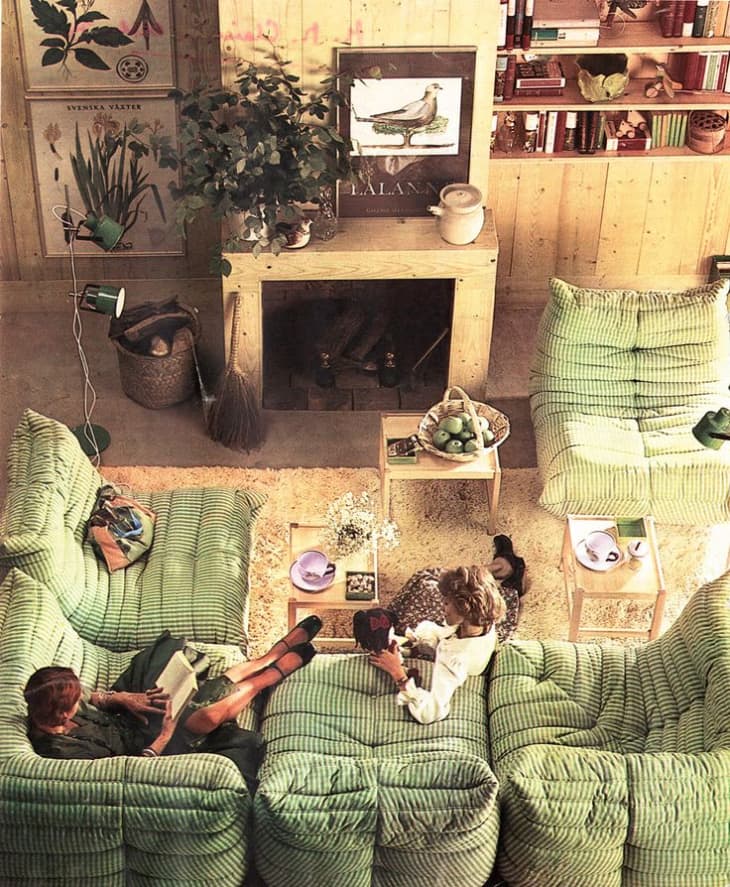 Retro togo sofa advertis