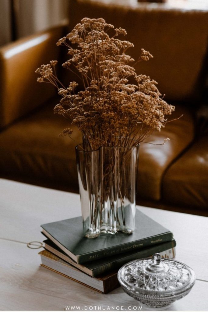 sustainable dried flowers in aalto vase