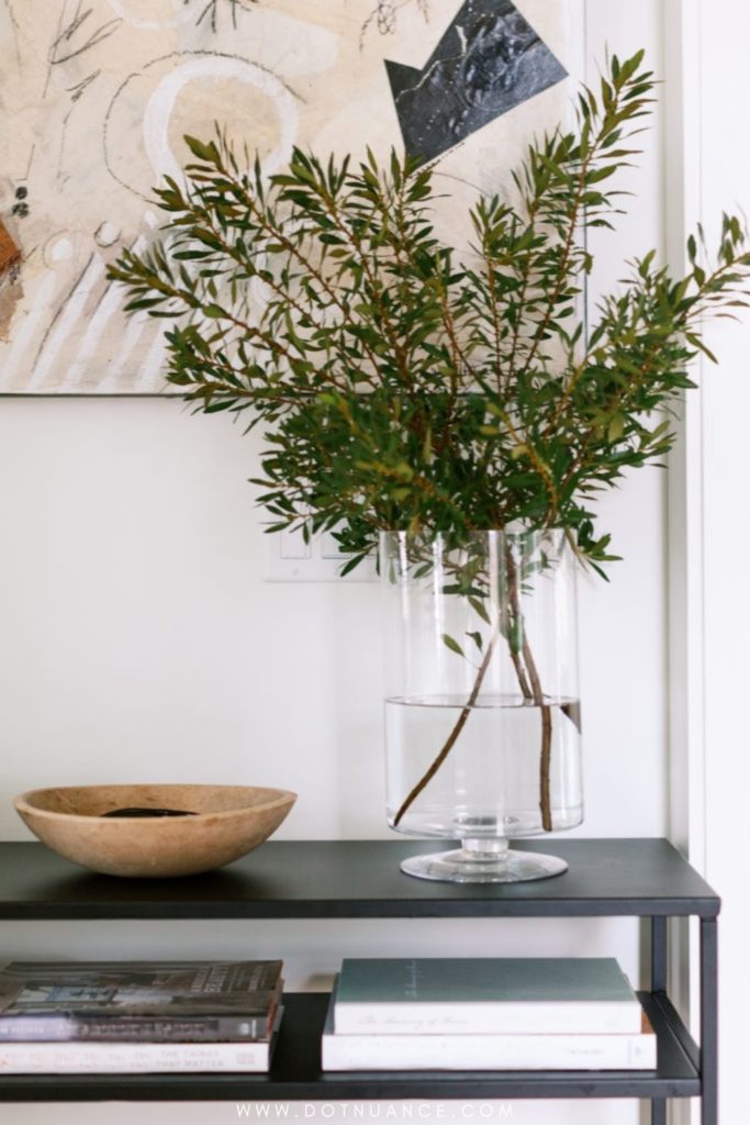 Small Entryway Ideas - minimal decor